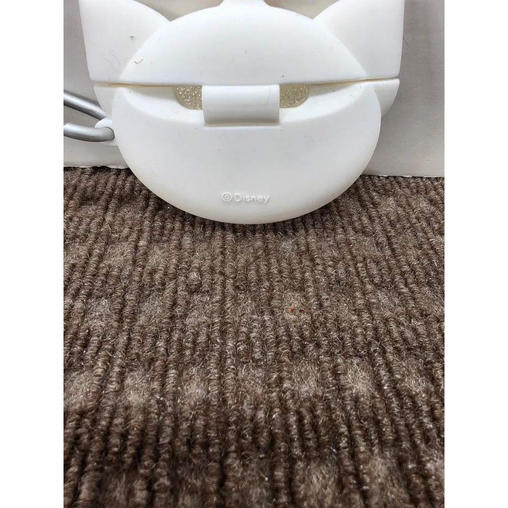 Disney Aristocats Marie Silicone AirPod Case White Cat with Carabiner Clip